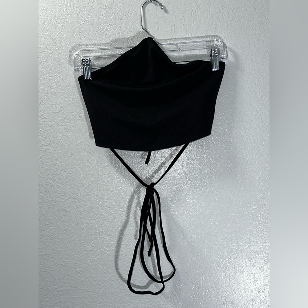 Abercrombie & Fitch Wrap Around Halter Crop Top